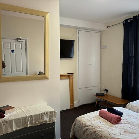Comfortable Home Away From Home, Town Centre, Free Parking,Multiple Rooms Cheltenham Exterior foto
