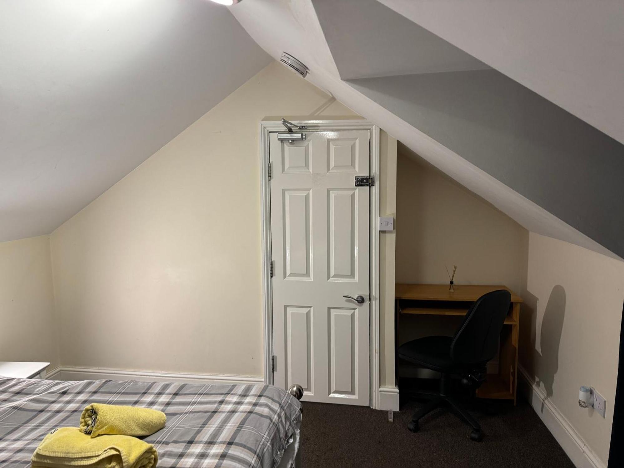 Comfortable Home Away From Home, Town Centre, Free Parking,Multiple Rooms Cheltenham Exterior foto